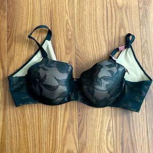 40C Lane Bryant Cacique bra - lightly lined back smoother